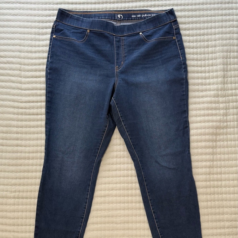 New Directions Women’s Pull-on Skinny Jean- size 16R